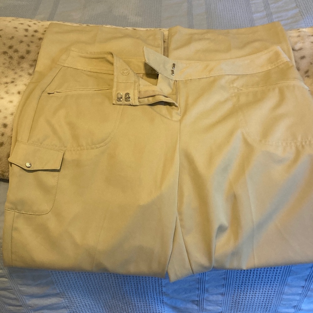 Izod woman’s golf cargo pants 12